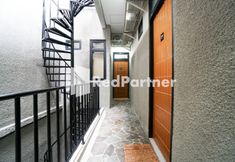 Common Space 4 Tomang Gelong Guest House Syariah Mitra RedDoorz