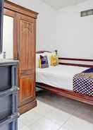 BEDROOM SPOT ON 92595 Umi Homestay Syariah