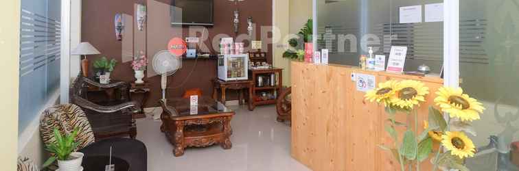 Lobi Travelista Homestay near GOR Candradimuka Semarang Mitra RedDoorz