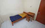 Kamar Tidur 5 Homestay At King Kost Wonocatur