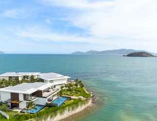 Bên ngoài 2 Gran Melia Nha Trang