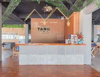 Lobby 2 Urbanview Hotel The Tang Balikpapan by RedDoorz 