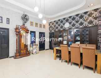 Sảnh chờ 2 Boss Residence Serang Mitra RedDoorz