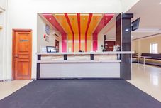 Lobby Urbanview Hotel Onyx Ketapang by RedDoorz