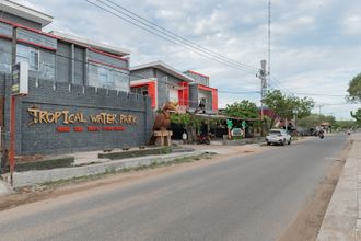 Exterior 4 Urbanview Hotel Tropical Ketapang by RedDoorz