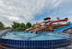 Swimming Pool 3 Urbanview Hotel Tropical Ketapang by RedDoorz