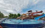 Swimming Pool 3 Urbanview Hotel Tropical Ketapang by RedDoorz