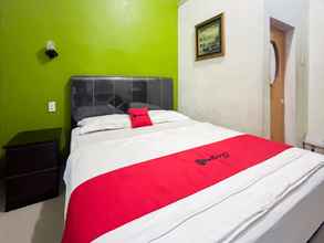 Bedroom RedDoorz near Pantai Pandan Sibolga 2