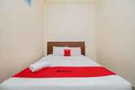 Bedroom RedDoorz Syariah near Batu Night Spectacular