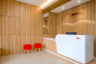 Lobby 4 RedDoorz Syariah near Jogja City Mall 2