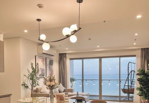 Others Julie House - The Song Vung Tau