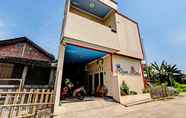 Exterior 4 OYO 92594 Raja Ratu Homestay