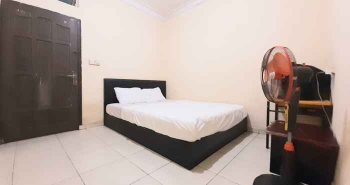 Bedroom SPOT ON 92599 Pondok Anggrek Syariah