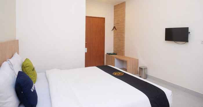 Kamar Tidur Urbanview Hotel DJ Inn Tegal