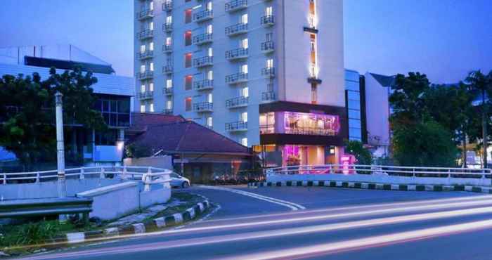 Bangunan favehotel Tanah Abang - Cideng.