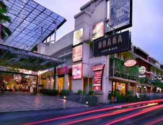 Bangunan 2 favehotel Braga Bandung.