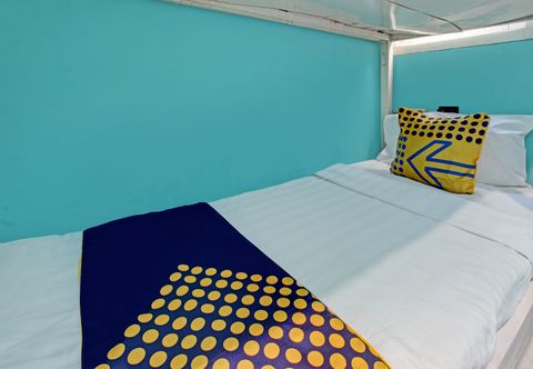 Kamar Tidur SPOT ON 92611 Lobak Hostel Capsule