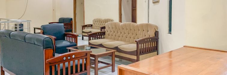 Lobby Urbanview Hotel Hikmah Syariah Majalengka