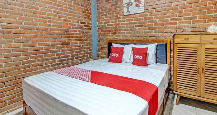 Bedroom OYO 92606 Djoglo Boto Homestay Syariah