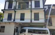 Luar Bangunan 4 SPOT ON 92622 Jatiluhur Kost Syariah