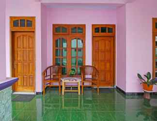 Lobby 2 OYO 92629 Pondok Kawandya