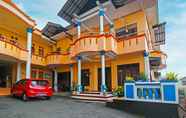 Exterior 3 OYO 92631 Hotel Dan Aula Wahyu Sari B