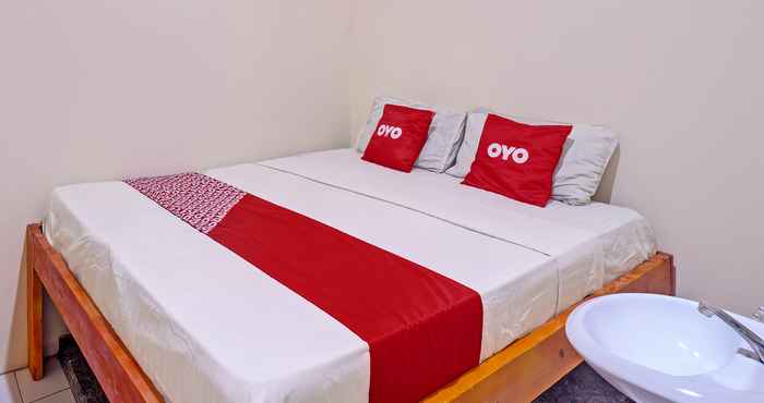 Kamar Tidur OYO 92636 Paris Garden