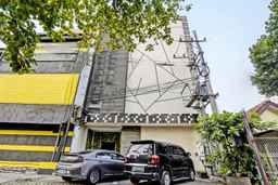 Capital O 92633 Spring Hotel Gubeng, USD 18.05