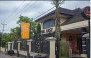 Luar Bangunan 4 The Arsy Hotel Tasikmalaya Managed by Pradiza Hospitality