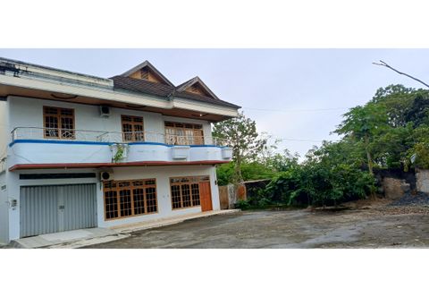 Exterior OYO 92659 Wisma Deli Syariah Near RSUD Nene Mallomo Sidenreng Rappang