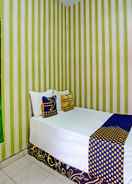 BEDROOM SPOT ON 92673 Gang Songo Syariah Homestay