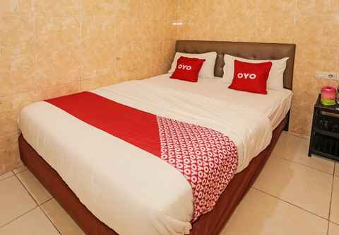 Bedroom SUPER OYO 92672 Hotel Bsd