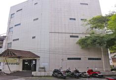 Exterior 2 Super OYO 92677 Hotel Bintaro