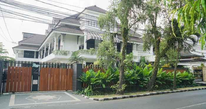 Exterior Singgahsini Omah Tilam Syariah Ciliwung