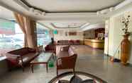 Lobby 5 OYO 92702 Minang Jaya