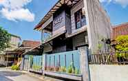 Bangunan 2 SPOT ON 92575 Zazi Homestay 