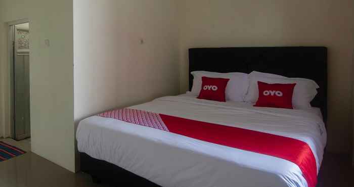 Bedroom OYO 92714 Miracle Kost