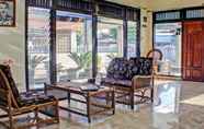 Lobby 7 SPOT ON 92682 Badar Guest House Syariah