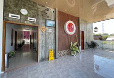 Lobby 4 Urbanview Hotel Sakura Kampung Inggris Pare by RedDoorz