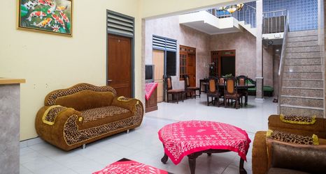 Lobi 2 RedDoorz near Candi Ratu Boko 2