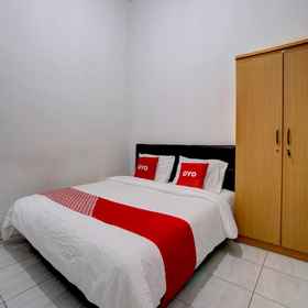 Bedroom 1 Hotel O Regol Srimahi Residence, Cv. Sumber Jaya Maxima Hotels