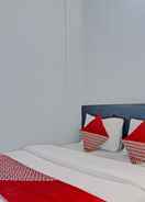 BEDROOM Capital O 92765 J&b Smart Sentul 