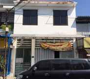 Exterior 3 SPOT ON 92784 Meir E-homestay Syariah 3