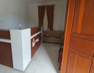 Lobi 2 SPOT ON 92777 Leheran Homestay