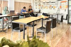 Bar, Cafe and Lounge Behomy Corner 8 Lippo Karawaci