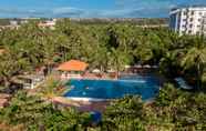 Hồ bơi 5 Sea Lion Beach Resort & Spa