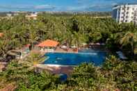 Swimming Pool Sea Lion Beach Resort & Spa