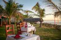 Bar, Cafe and Lounge Sea Lion Beach Resort & Spa