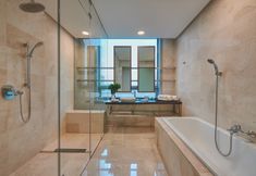 In-room Bathroom 7 St. Giles Boulevard
