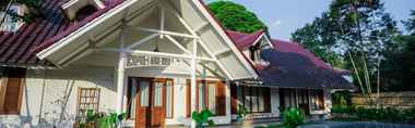 Layanan Hotel 2 Gardenia Park - Cilember